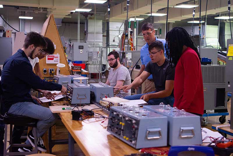 HVAC students using the latest Trane controls and equipment 